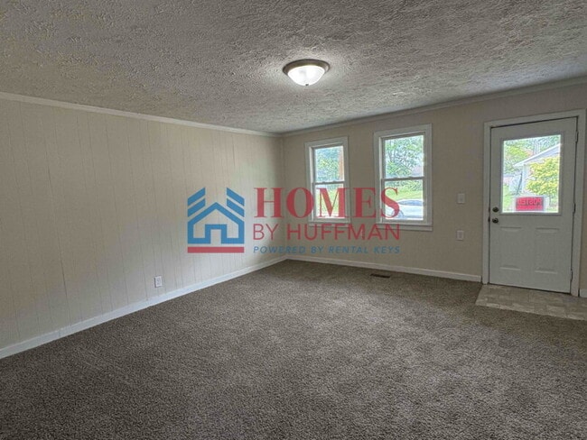 Photo - Three Bedroom House | Two Bathroom | Move ...