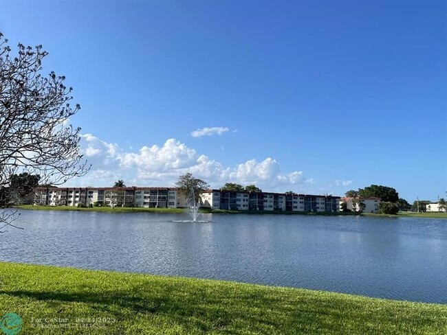 Building Photo - 9423 S Hollybrook Lake Dr Unit 203 Rental