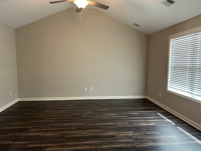 Photo - 610 Constitution Dr