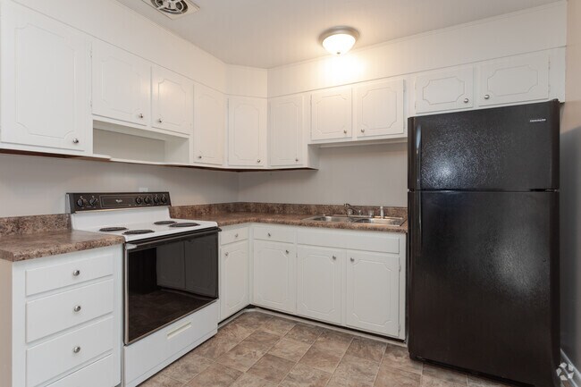 2BR, 2BA - 1,141SF - Kitchen