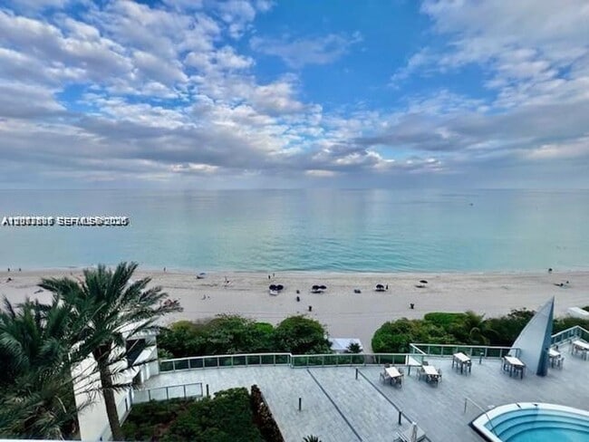 Photo - 17121 Collins Ave