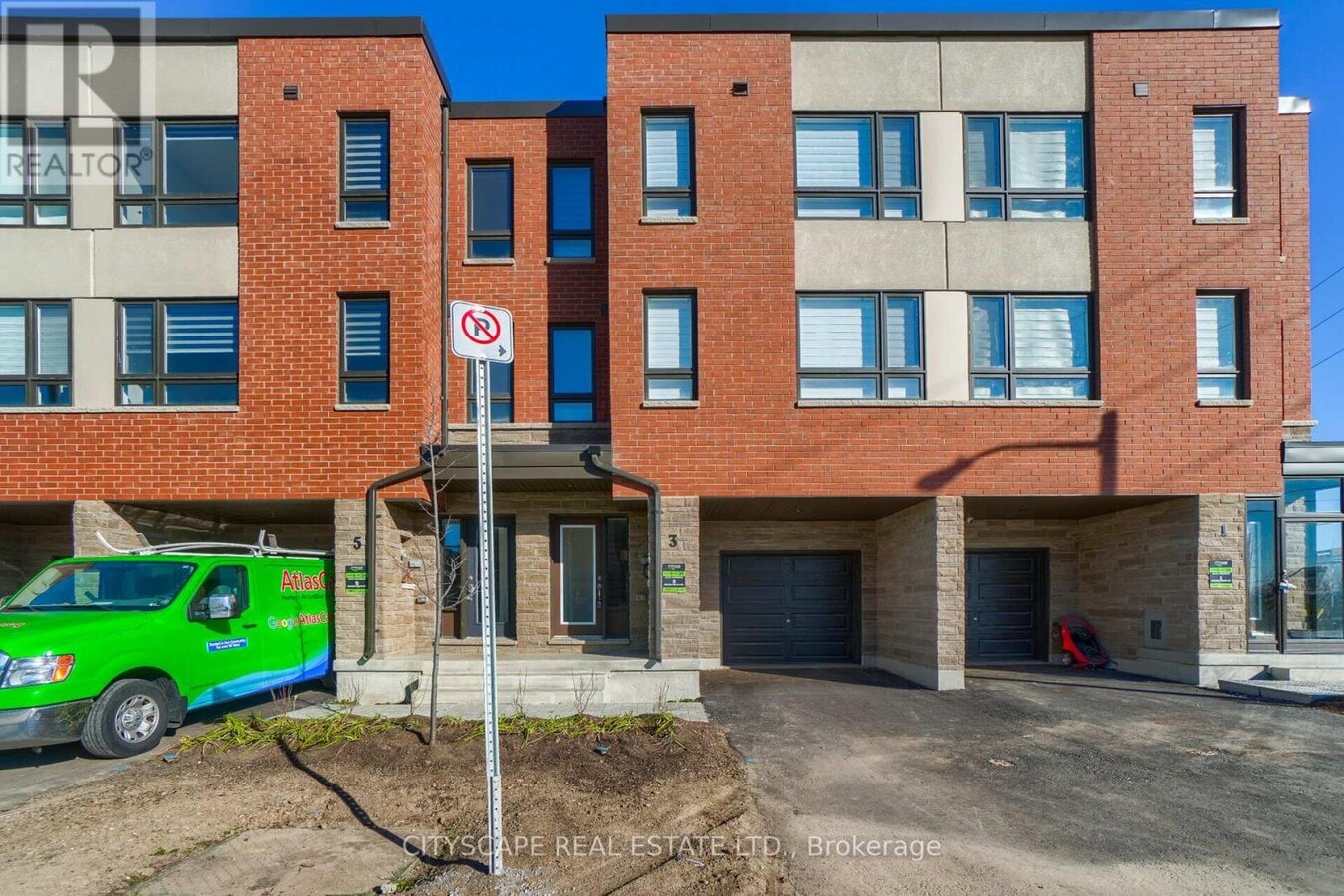 Photo - 3 Woodstream Dr