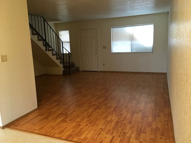 Photo - 2601 Oxford Rd Unit 1