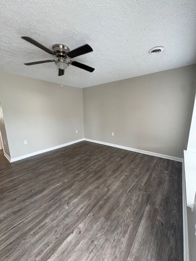 Photo - Sinking Creek Apartments Unit 13602SINKING