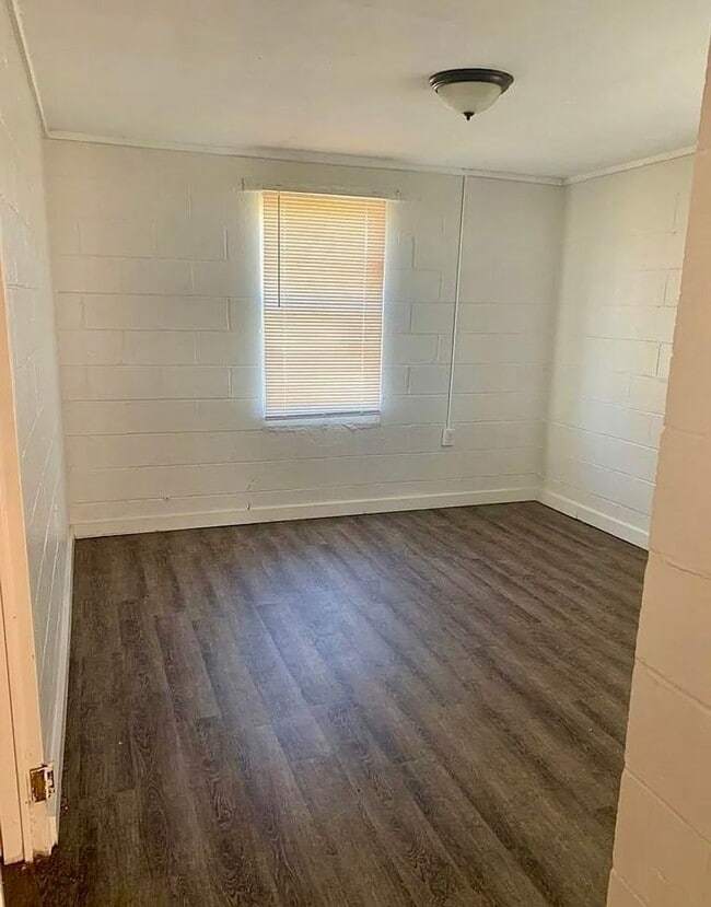 Photo - 303 Flintside Dr