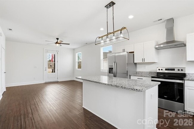 Photo - 102 Snyder Ct NE