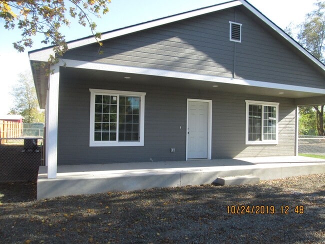 Building Photo - 1509 S 10th Ave