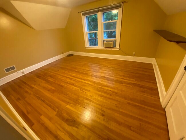 Living room with views to the West - 1938 Kendall Ave Unit 1938 Kendall #2