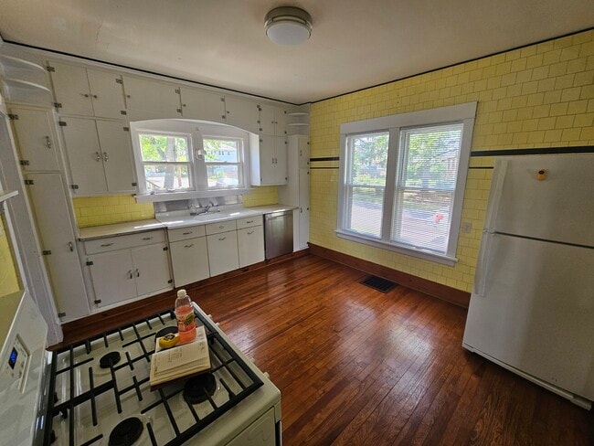 Photo - 1202 Market St