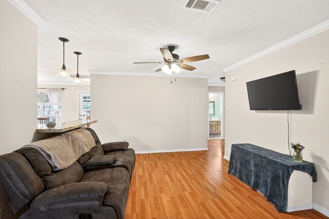 Photo - 1308 Roanoke Ct