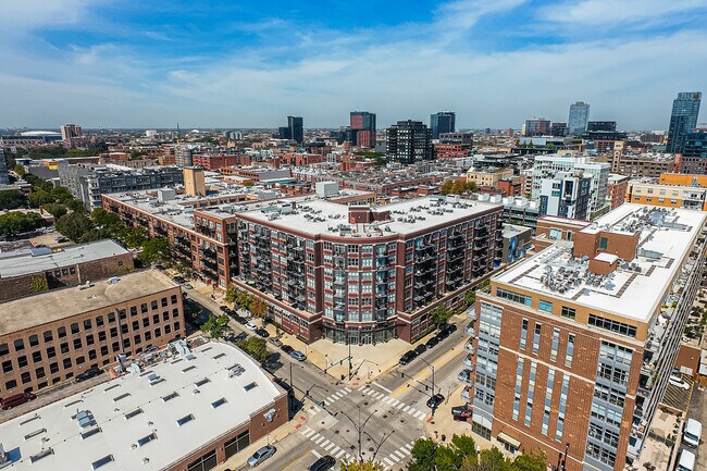 Photo - 1000 W Adams St Unidad 703