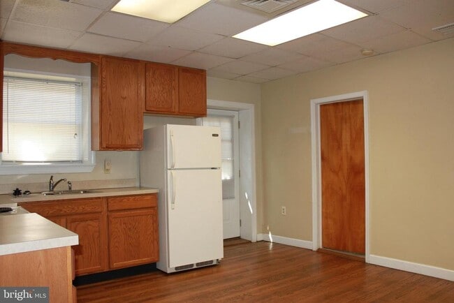 Photo - 122 E Queen St Unit 1