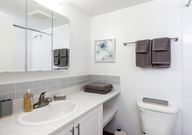 Photo - Somerset Unit 00307