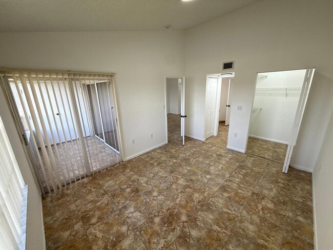 Photo - 2851 N Oakland Forest Dr Unit 307