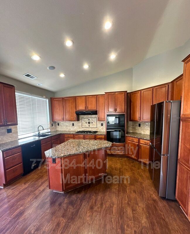 Photo - 2859 Silverton Way