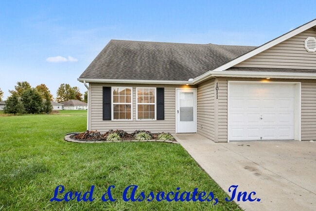 Building Photo - Two story, 3 Bdrm., 2 Bath Grain Valley
