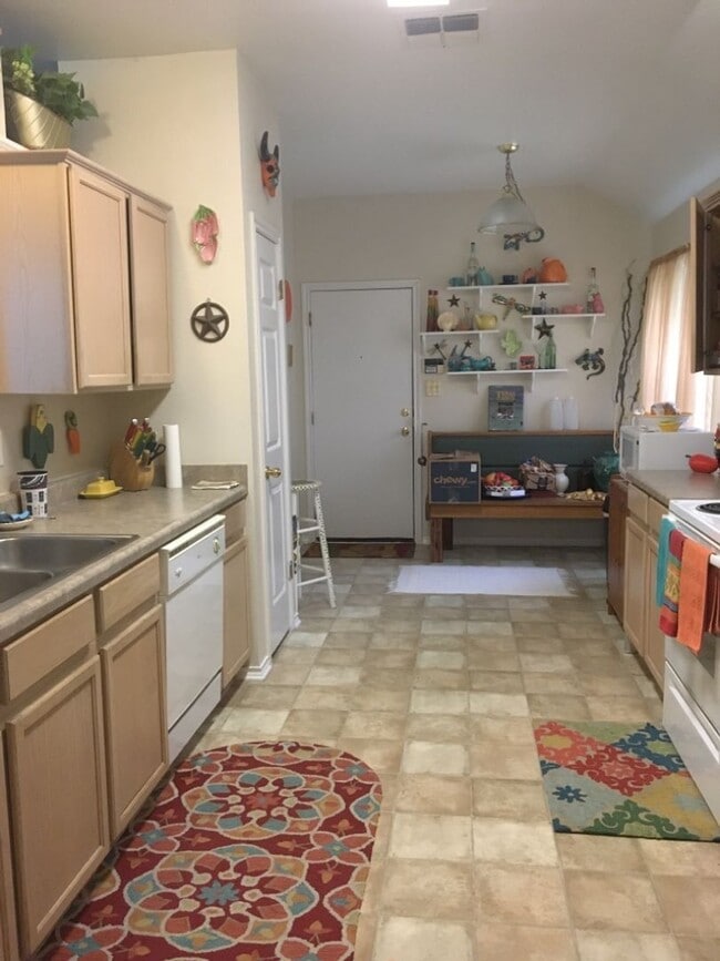 Photo - 2805 Berry Way