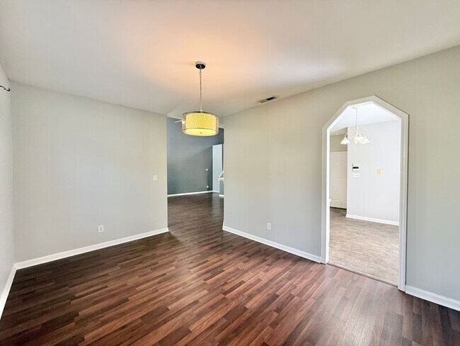 Photo - 1936 Cartier Ruby Ln