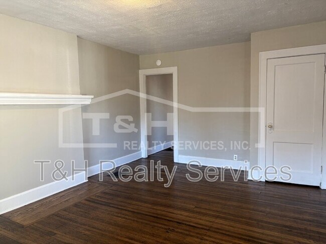 Photo - 3328 N College Ave