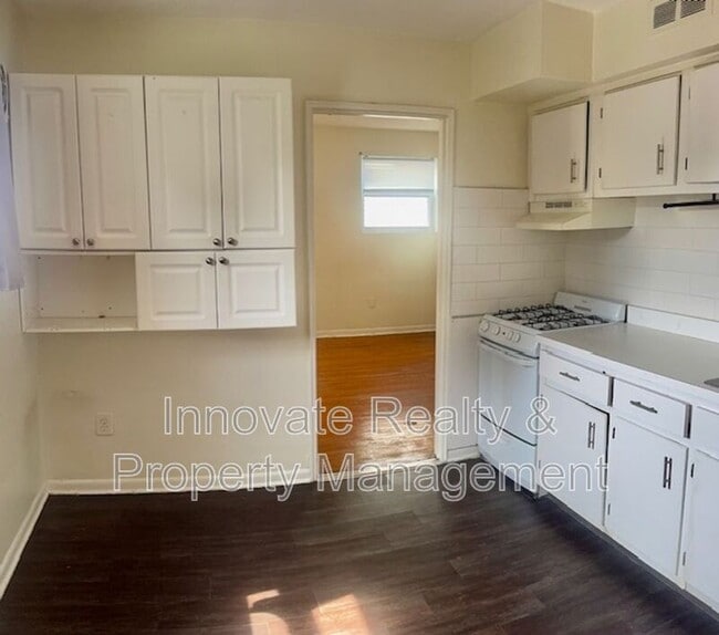 Photo - 9513 Hoff St
