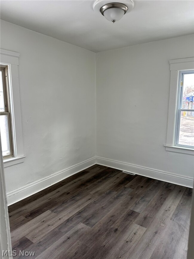 Photo - 3384 W 63rd St Unidad 1