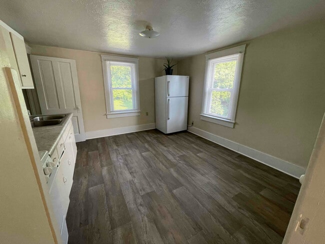 Photo - 190 W Miller Ave Unidad 2