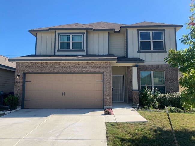 Building Photo - *COMING SOON* Comfort & Convenience – 2-Story Home with Fenced Backyard!