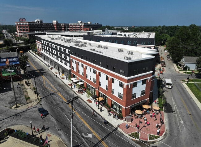 Exterior of 1405 Van Buren - The Elex