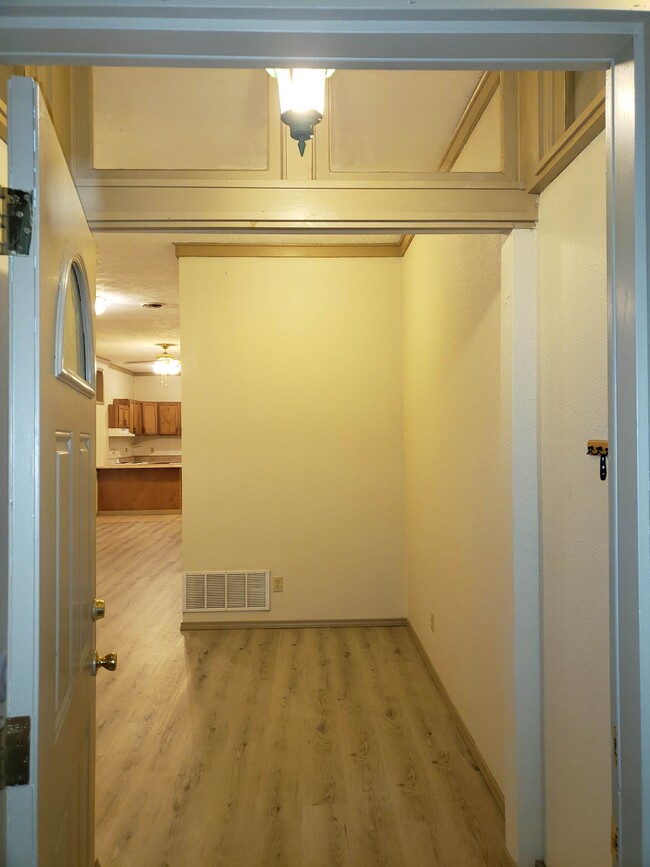 Photo - 422 W Hickory St Apartment Unit #422