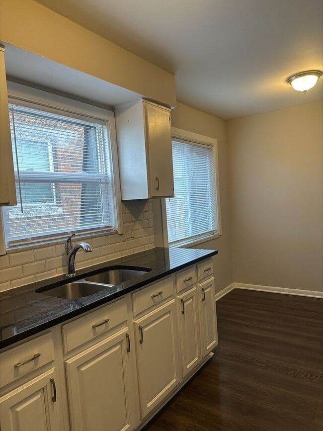 Photo - 2 Bed 1 Bath Apartment in Columbus!