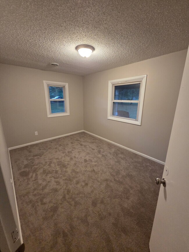 Photo - 515 Lillard Rd