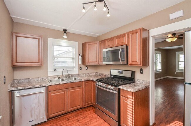 Photo - 3129 Jeanetta St