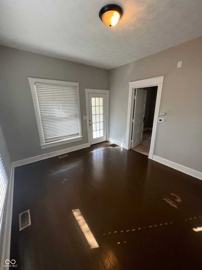 Photo - 4113 Cornelius Ave