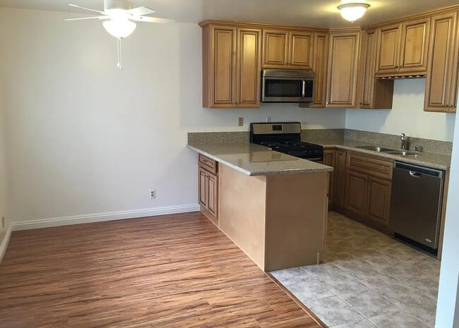 Photo - 2115 Mathews Ave