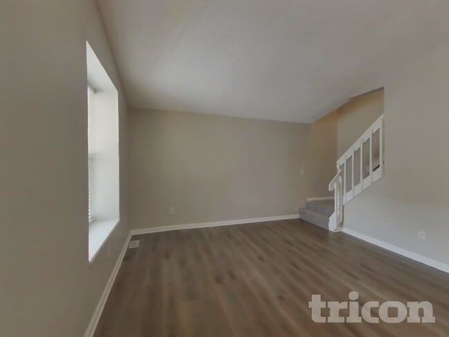 Photo - 4820 Jet Wing Cir W