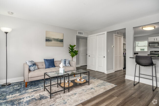 2BR, 1BA - 850SF - Living Room