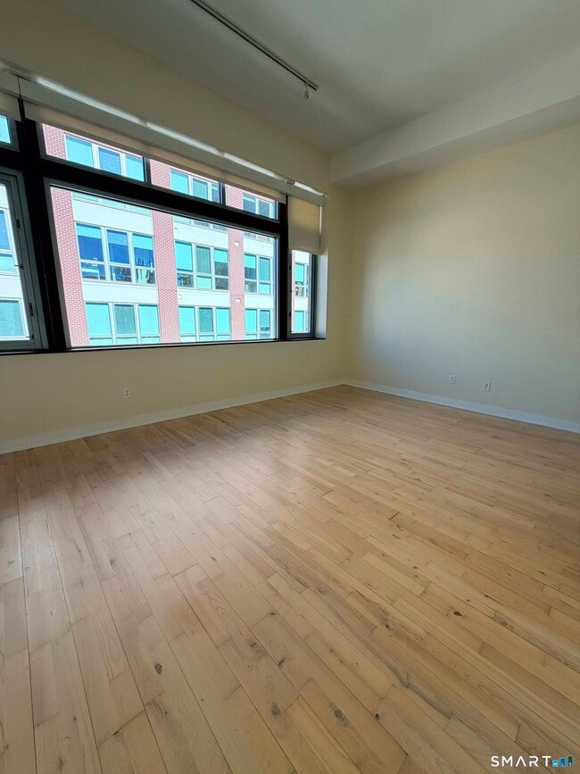 Building Photo - 804 Chapel St Unit 302