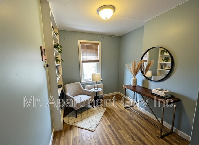 Photo - 16 Kingsway Dr Unit 2