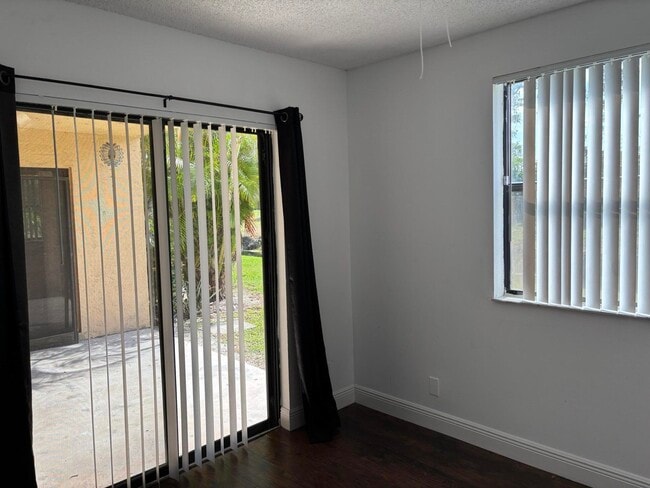 Photo - 5721 Riverside Dr Unidad 102b5