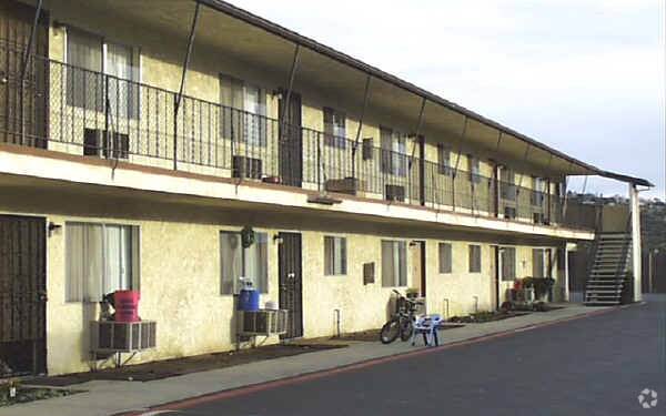 Photo - 9109 Kenwood Dr Apartments