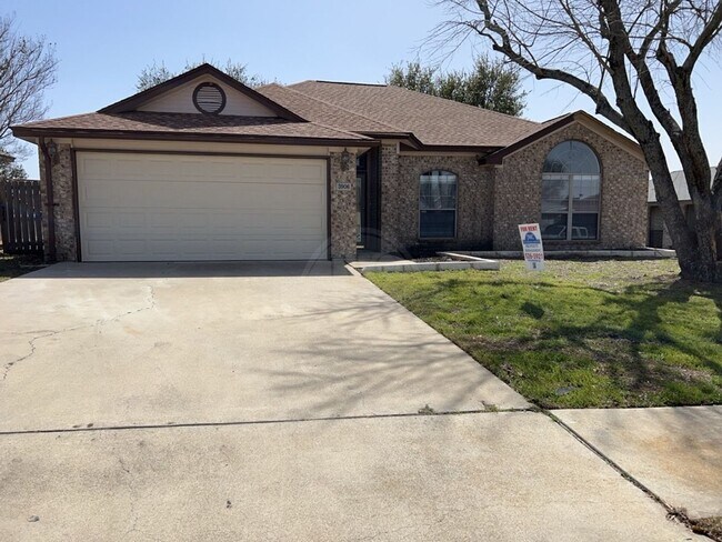 Photo - 3906 Lone Oak Dr House