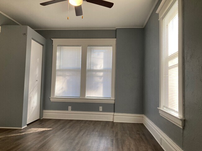 Livingroom/Bedroom - 518 Walnut Ct Unit #2