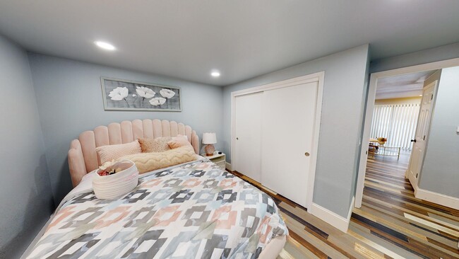 Photo - 21 Woodmere Ct