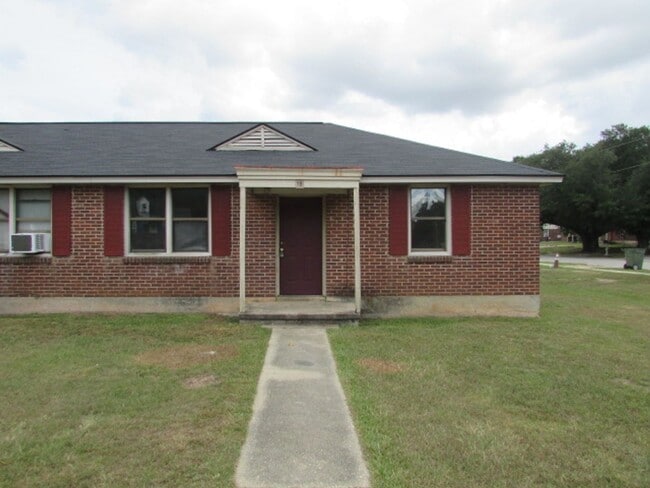 Building Photo - 1 Dixie Dr Unit B