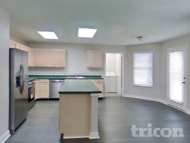 Photo - 350 Sunburst Ln