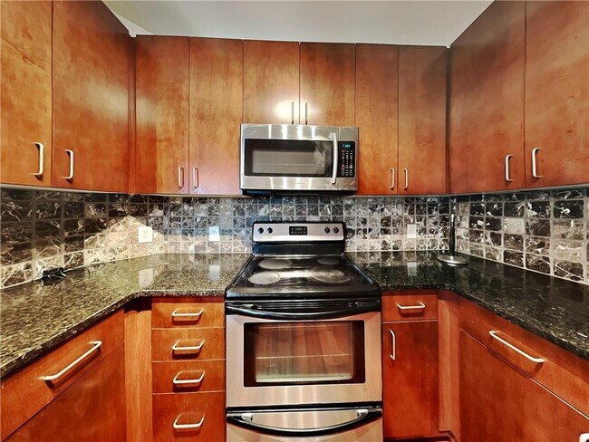 Photo - 898 Oak St SW Unit 3403