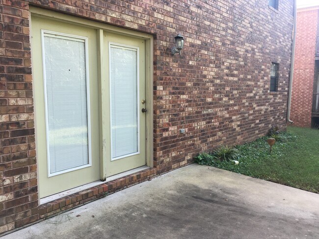 Photo - 415 Valley Dr