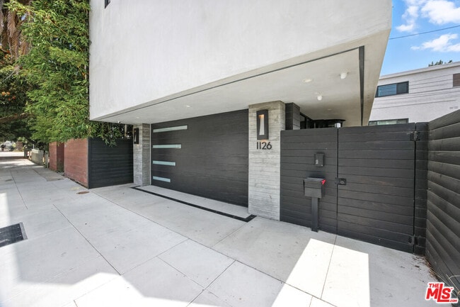 Photo - 1126 Broadway