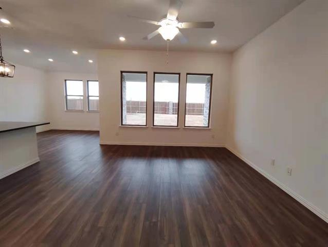 Photo - 2510 Lovegrass Ln