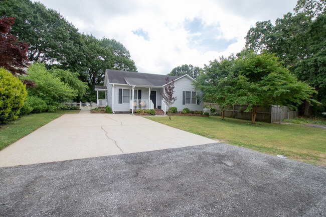 Photo - 223 Vintage Ave